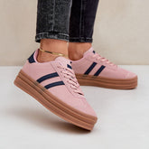 Damen Plateau-Sneaker in Rosa mit navyblauen Streifen