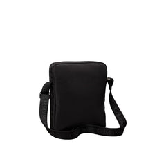 Minimalistische Tasche von Calvin Klein für Alltag und Reisen