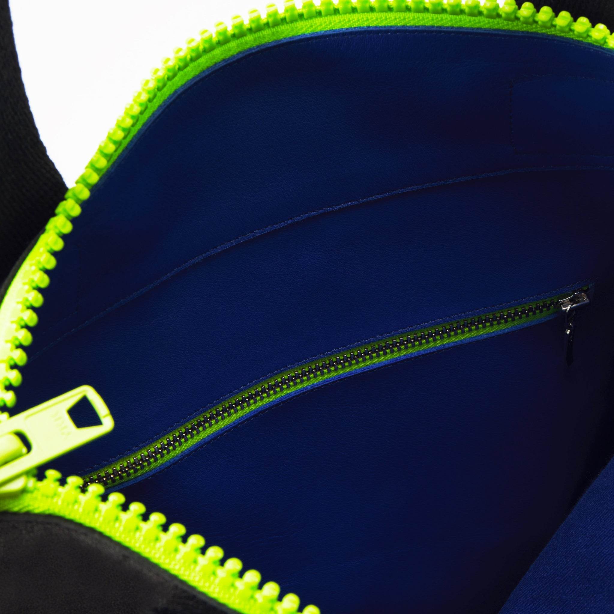 Handgefertigte Leder Tragetasche - Schwarz mit Neon-Reißverschluss - Vanelion-Taschenwelt