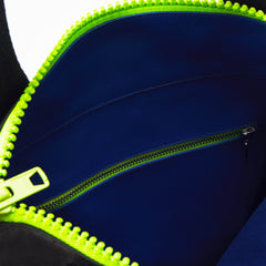 Handgefertigte Leder Tragetasche - Schwarz mit Neon-Reißverschluss - Vanelion-Taschenwelt