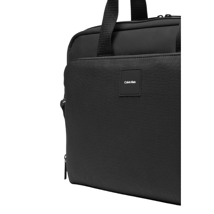Calvin Klein Umhängetasche in Schwarz – stilvoll & funktional